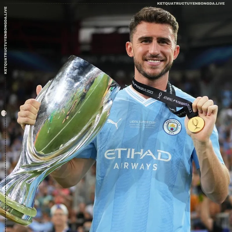 Aymeric Laporte nằm trong top những hậu vệ hay nhất của Man City