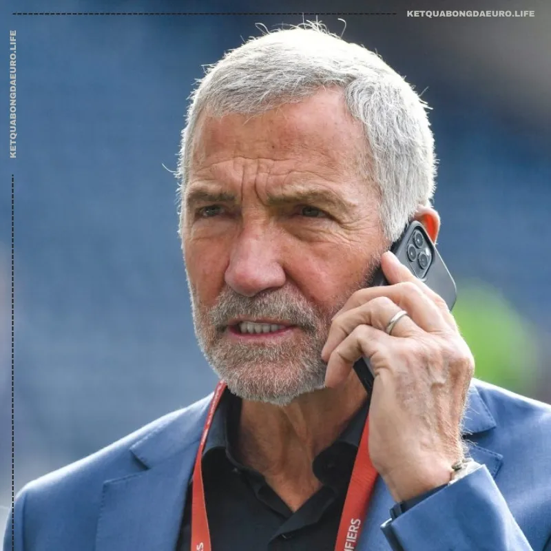 Huấn luyện viên Graeme Souness