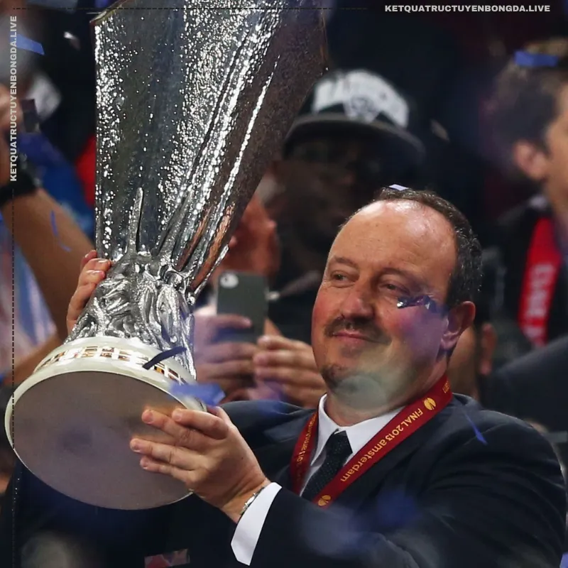 Những danh hiệu của huấn luyện viên của Rafael Benitez rất danh giá